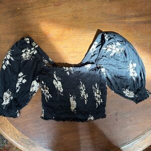 Urban Outfitters Smocked Puffed sleeves Women's Top